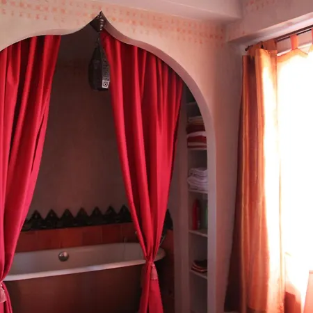 D'hotes Manoir Du Buquet Bed & Breakfast 3*